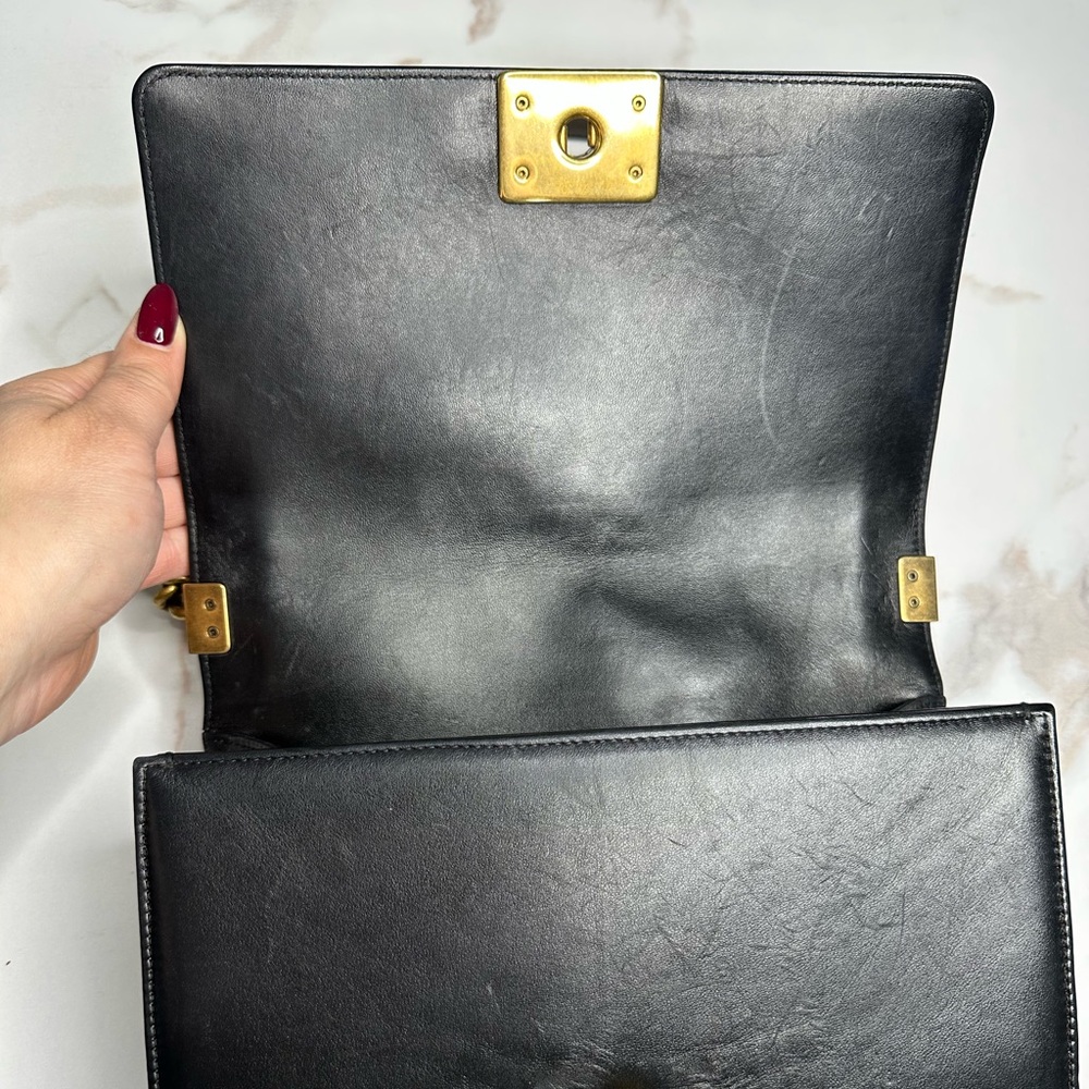 SOLD❌❌❌ Chanel Old Medium Boy Bag - Picture 10 of 17